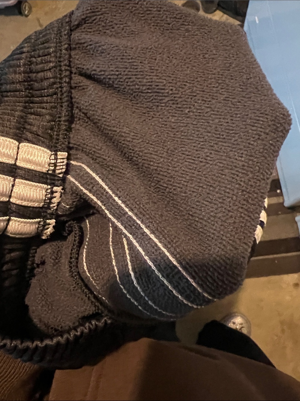Adidas pants - Picture 4 of 4